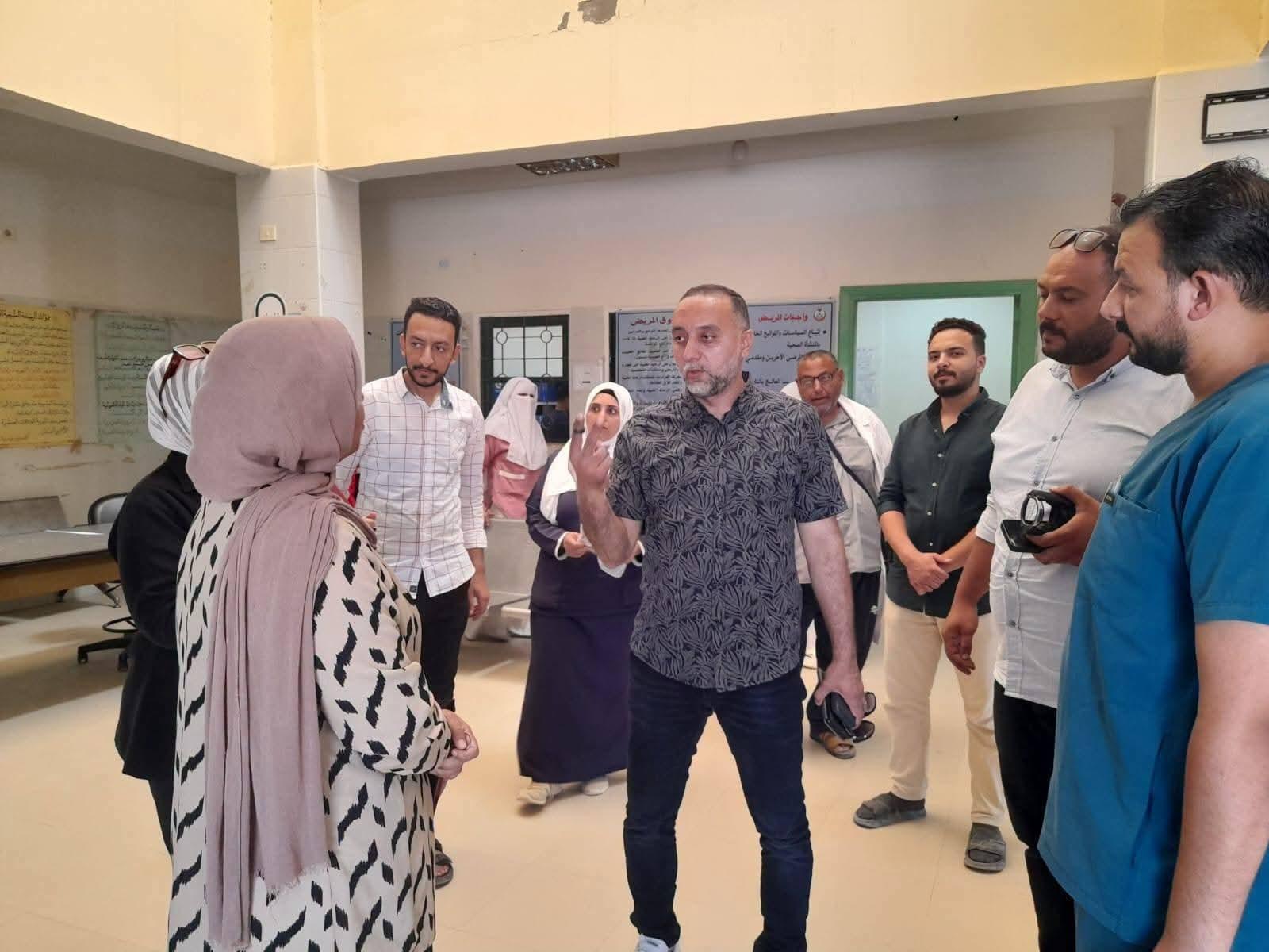 وكيل صحة سيناء يواصل جولاته الميدانية المكثفة اليوم بتفقد سير العمل في وحدات الرعاية بمركز ومدينة الحسنة ويحيل المتغيبين إلى التحقيق