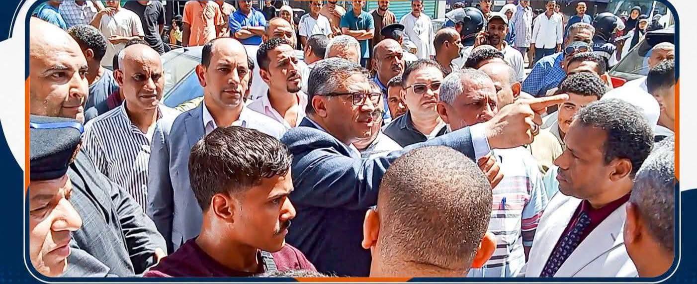 محافظ قنا يستمع لمطالب أهالي أبوتشت ويوجه بالاستجابة الفورية لها
