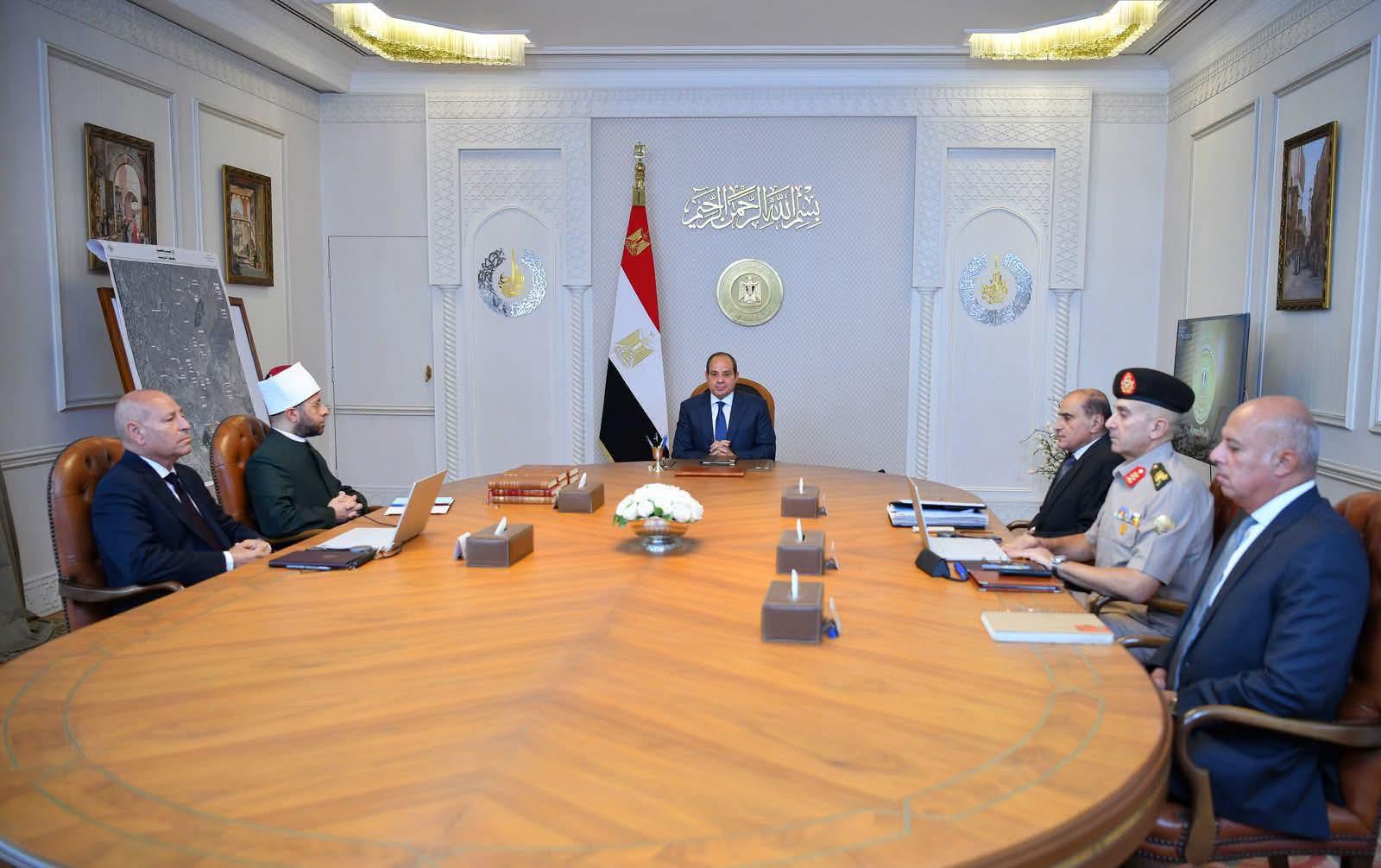 الرئيس عبد الفتاح السيسي، يجتمع، مع وزير الأوقاف و محافظ القاهرة