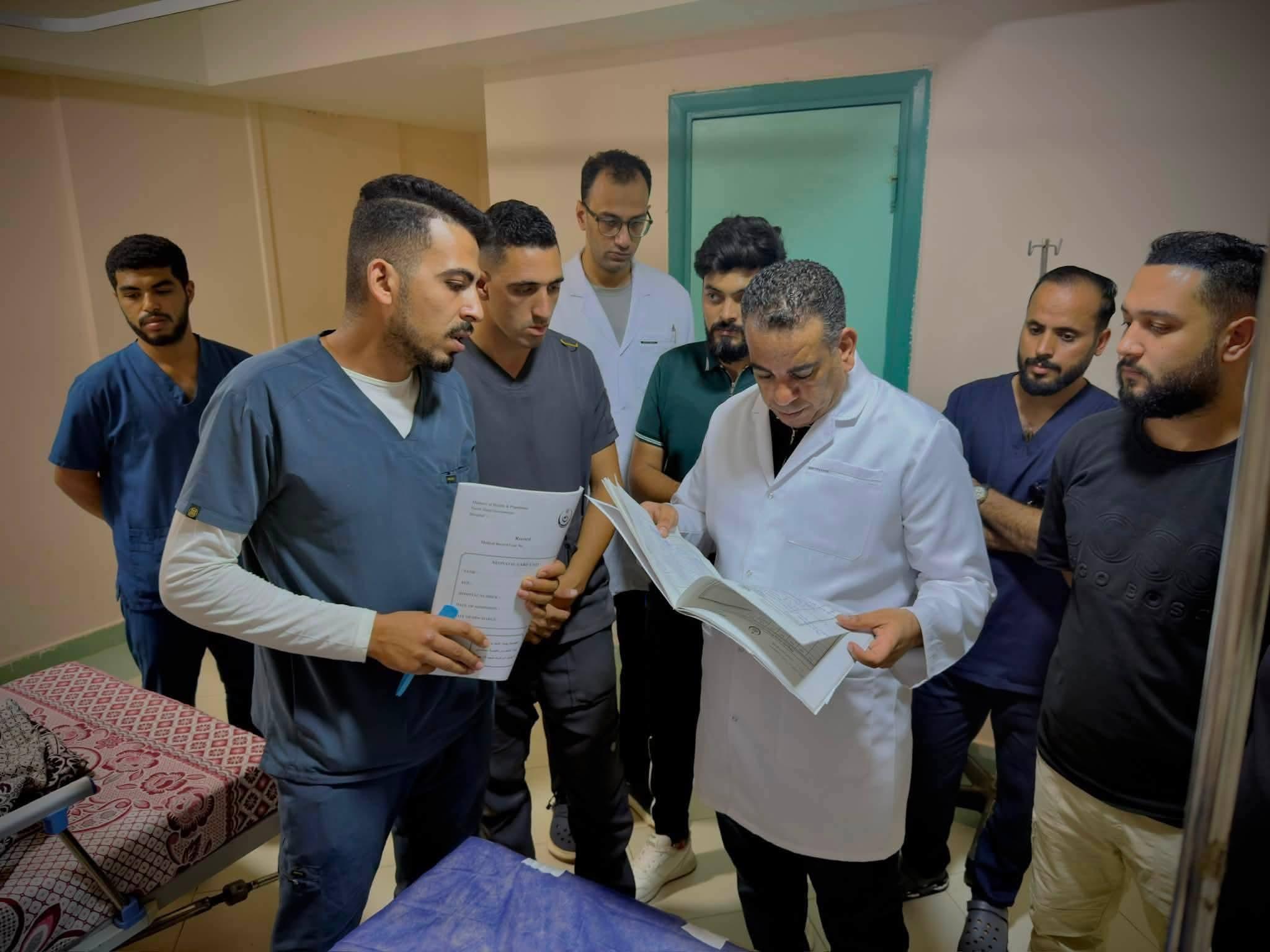 مرور مسائي لمدير مستشفى العريش العام لمتابعة انتظام العمل والخدمات الطبية