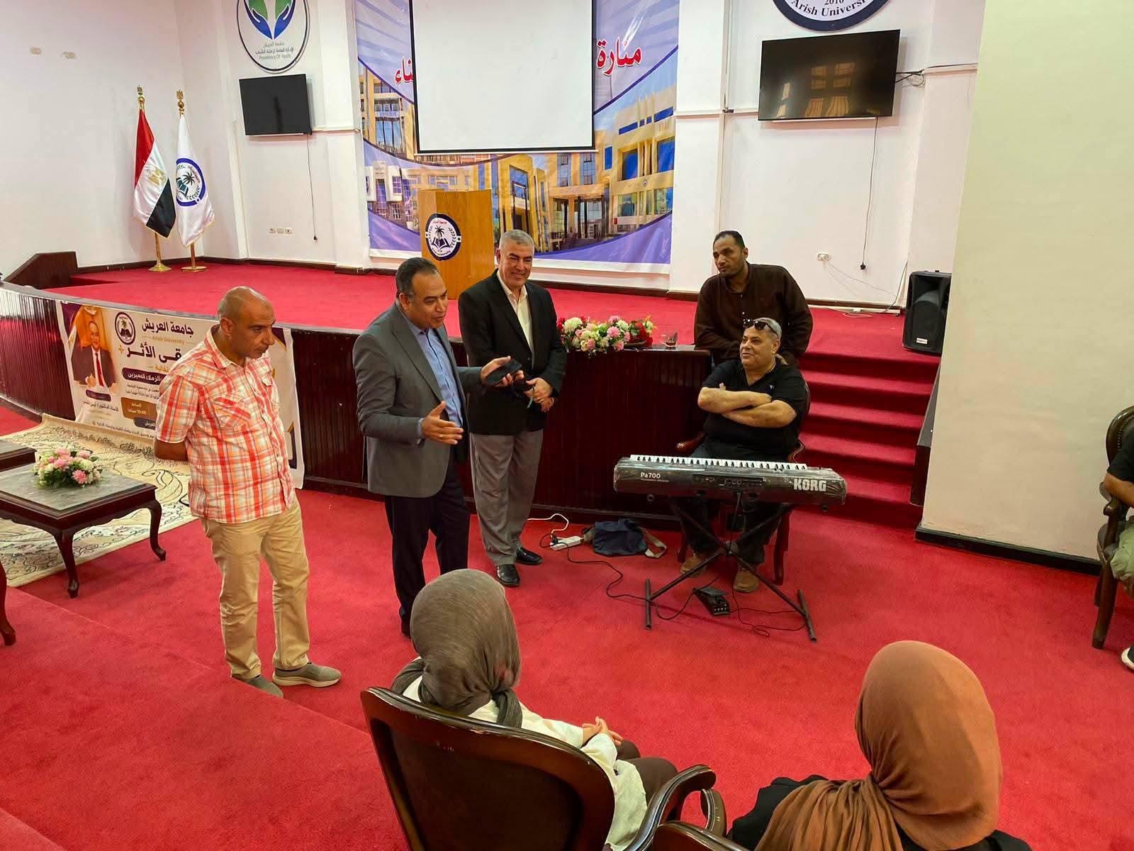 رئيس جامعة العريش يتابع الاستعدادات النهائية لمشاركة الجامعة في أسبوع شباب الجامعات الرابع عشر