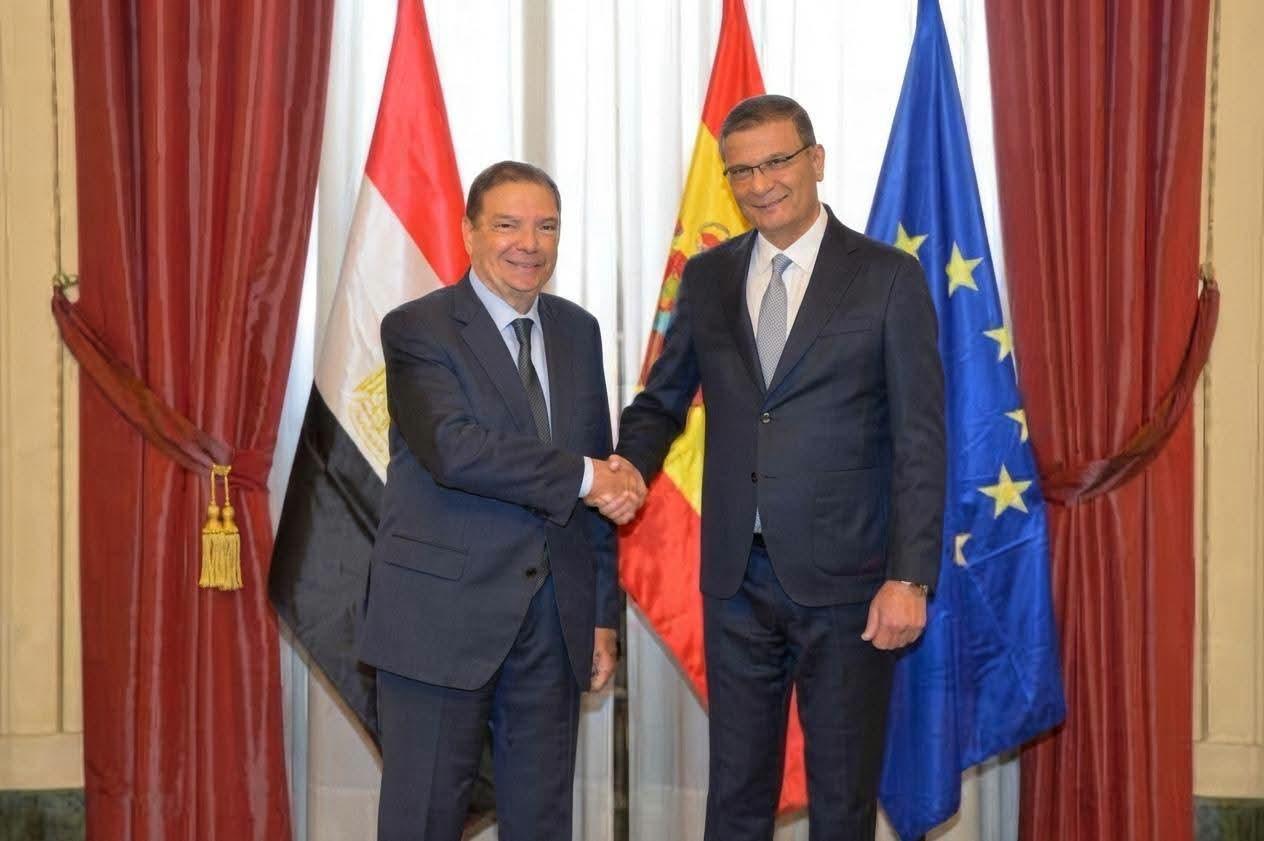 وزير الزراعة يبحث مع نظيره الإسباني في مدريد سبل تعزيز التعاون الزراعي وتذليل عقبات التبادل التجاري للمنتجات الزراعية