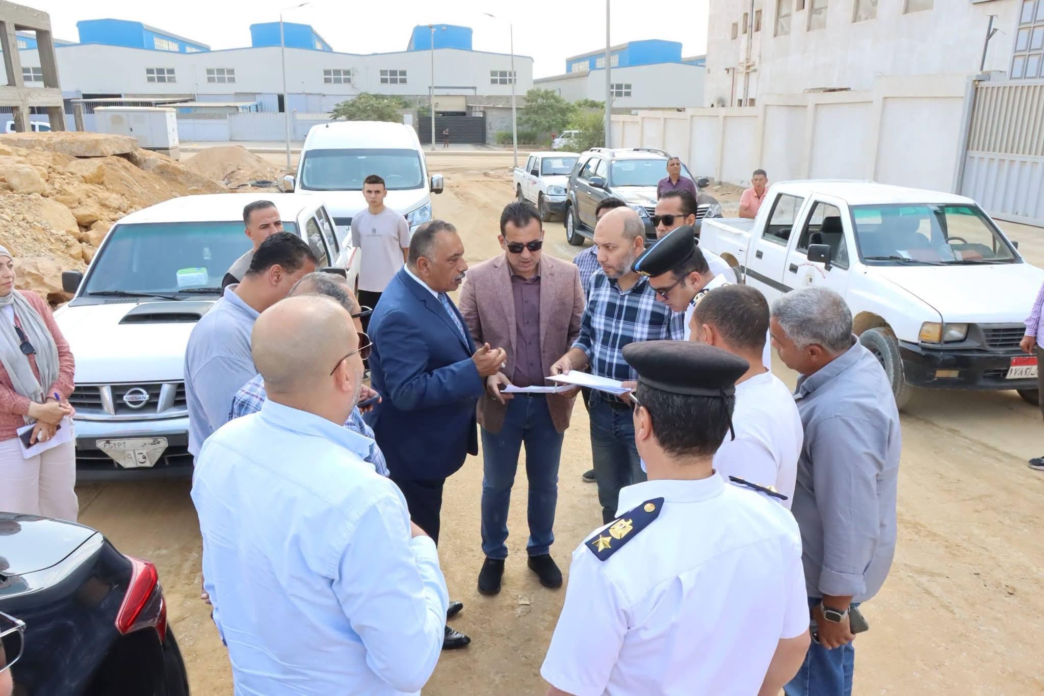 حملة "التنمية الصناعية" لسحب الأراضي الصناعية من غير الجادين تواصل أعمالها في "العاشر من رمضان"