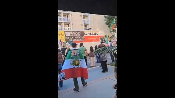 إعلام أمريكي: شاحنة تدهس حشدا في لوس أنجلوس للتظاهر ضد إيران