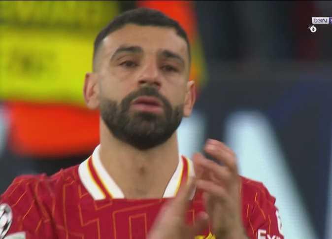 بعد تسع سنوات من التألق : بالدموع المشتركة صلاح يودع ليفربول