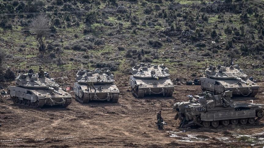 الجيش الإسرائيلي يستعد لتوسيع عملياته في لبنان عبر تعزيز قواته على الحدود الشمالية... تحركات دبابات إسرائيلية في مارون الرأس